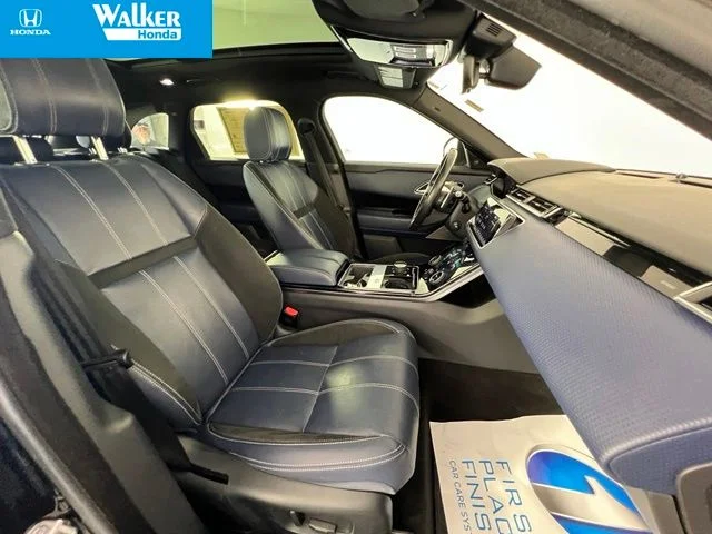 Used 2019 Black Land Rover SE R-Dynamic image 44