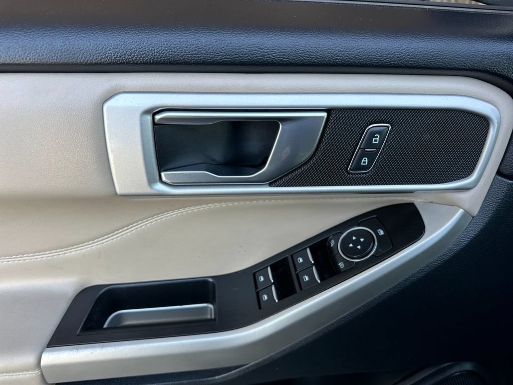 Used 2022 Agate Blackmetallic Ford XLT image 11