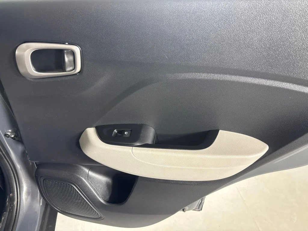 Used 2025 Gray Hyundai SEL image 22