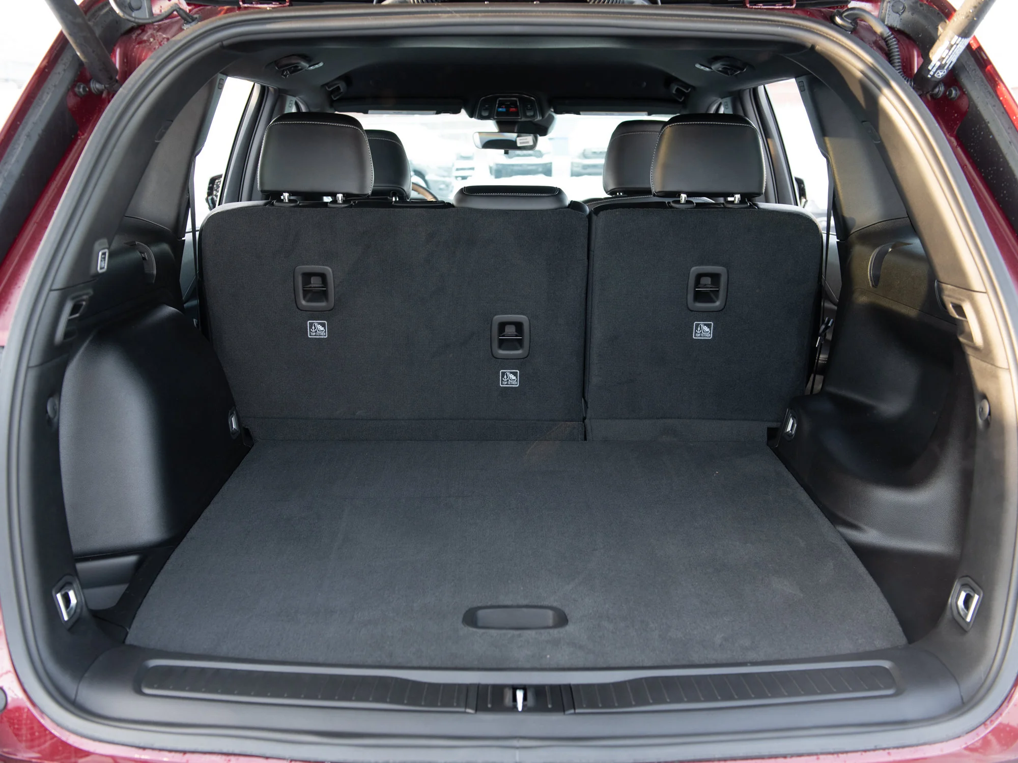 New 2025 Red Jeep Altitude* 4x4, Heated Leather, Wireless Charging Pad, Remote Start image 23
