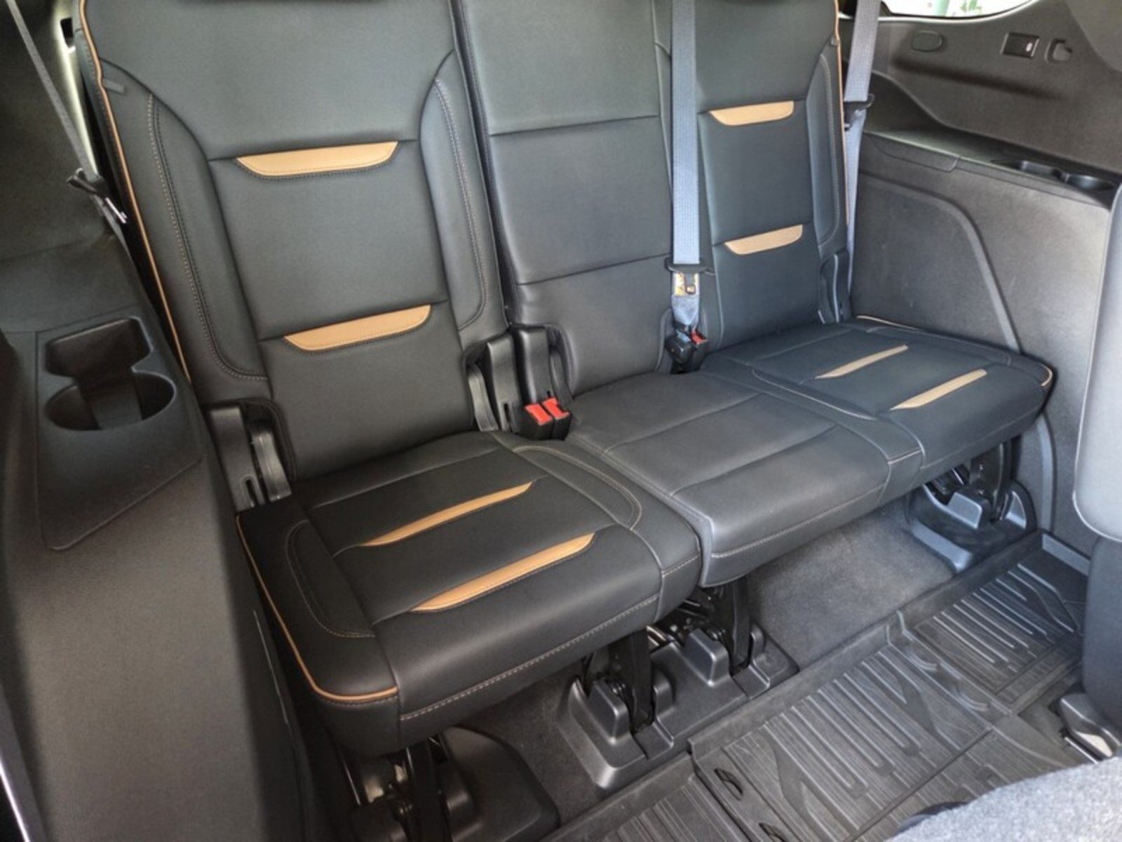 Used 2021 White Frost Tricoat GMC AT4 image 21