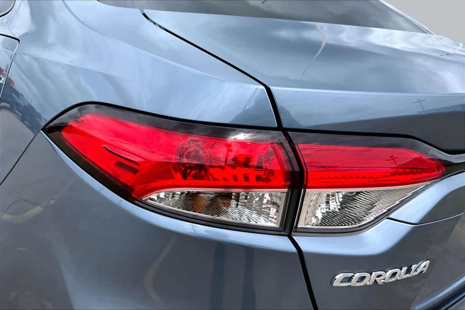 Used 2025 Celestite Toyota Hybrid LE image 27