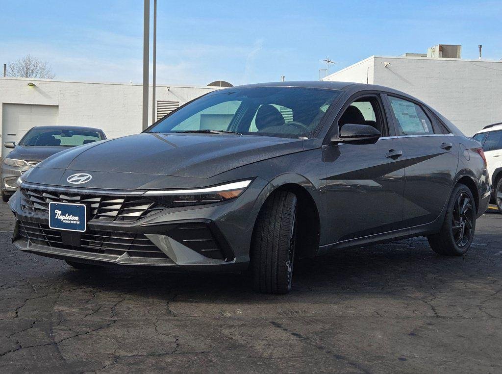New 2026 Gray Hyundai SEL Sport Premium image 6