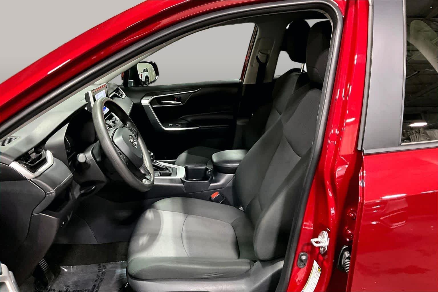 Used 2025 Ruby Flare Pearl Toyota XLE image 8