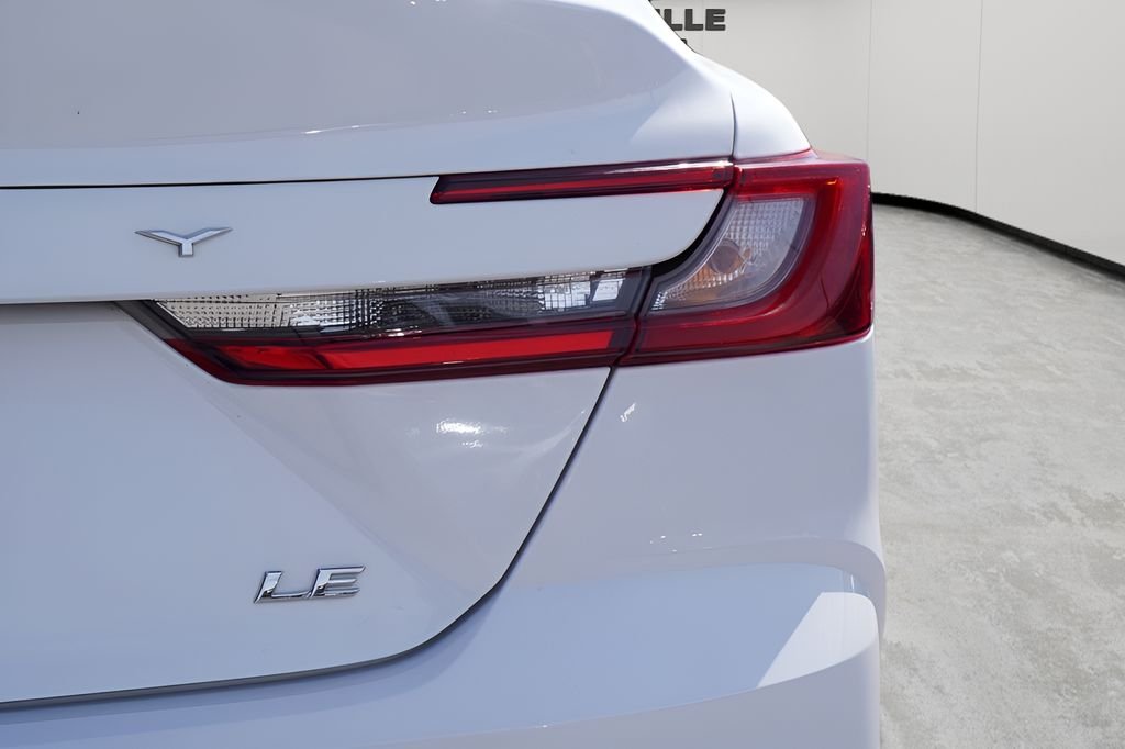 Used 2025 Ice Cap Toyota LE image 7