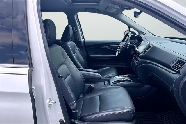 Used 2022 Platinum White Pearl Honda RTL-E image 31
