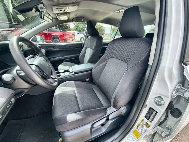 2026 Toyota Camry LE - Photo 18