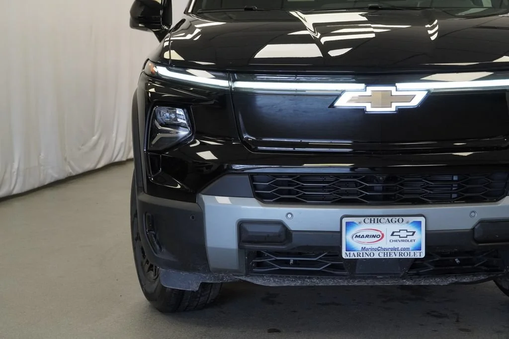 New 2026 Black Chevrolet LT - Extended Range image 30