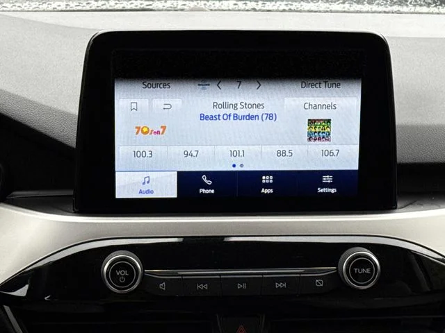 Used 2020 Silver Ford SE image 18