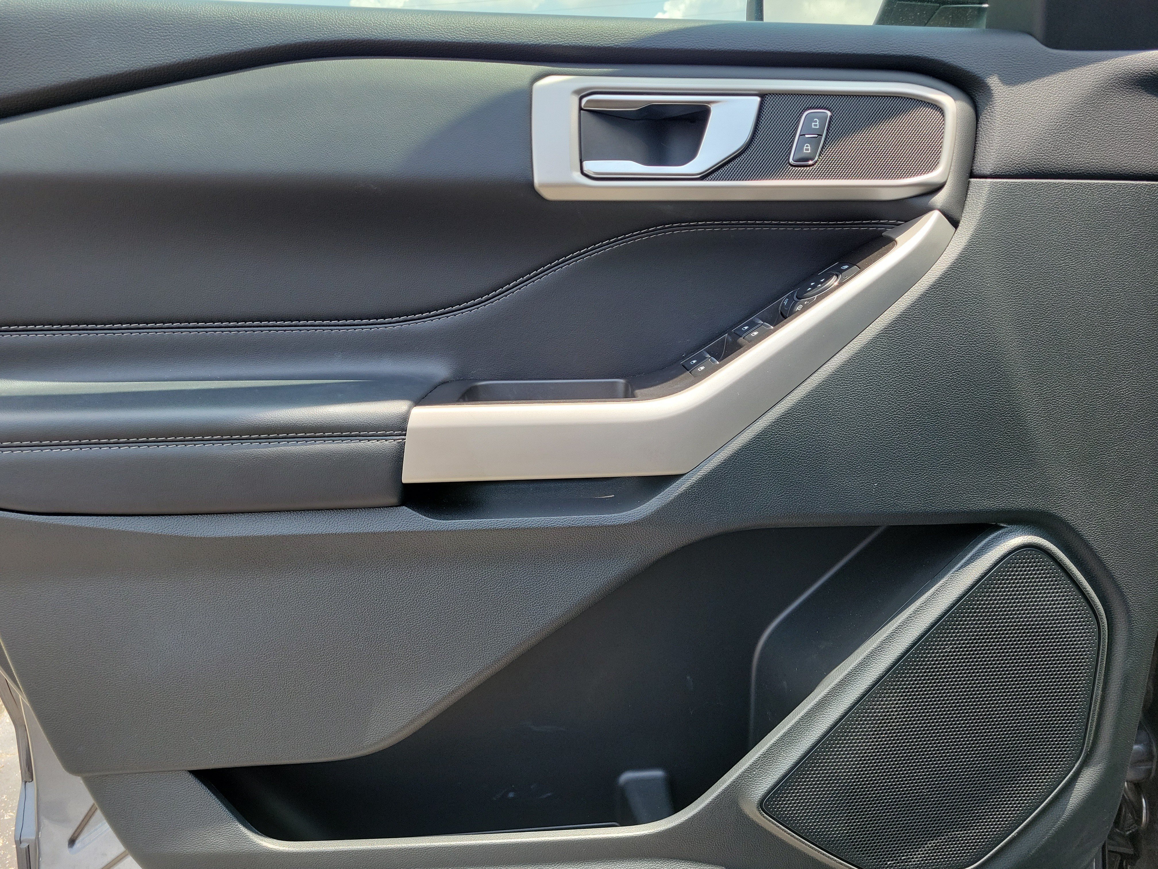 Used 2024 Gray Metallic Ford XLT image 11