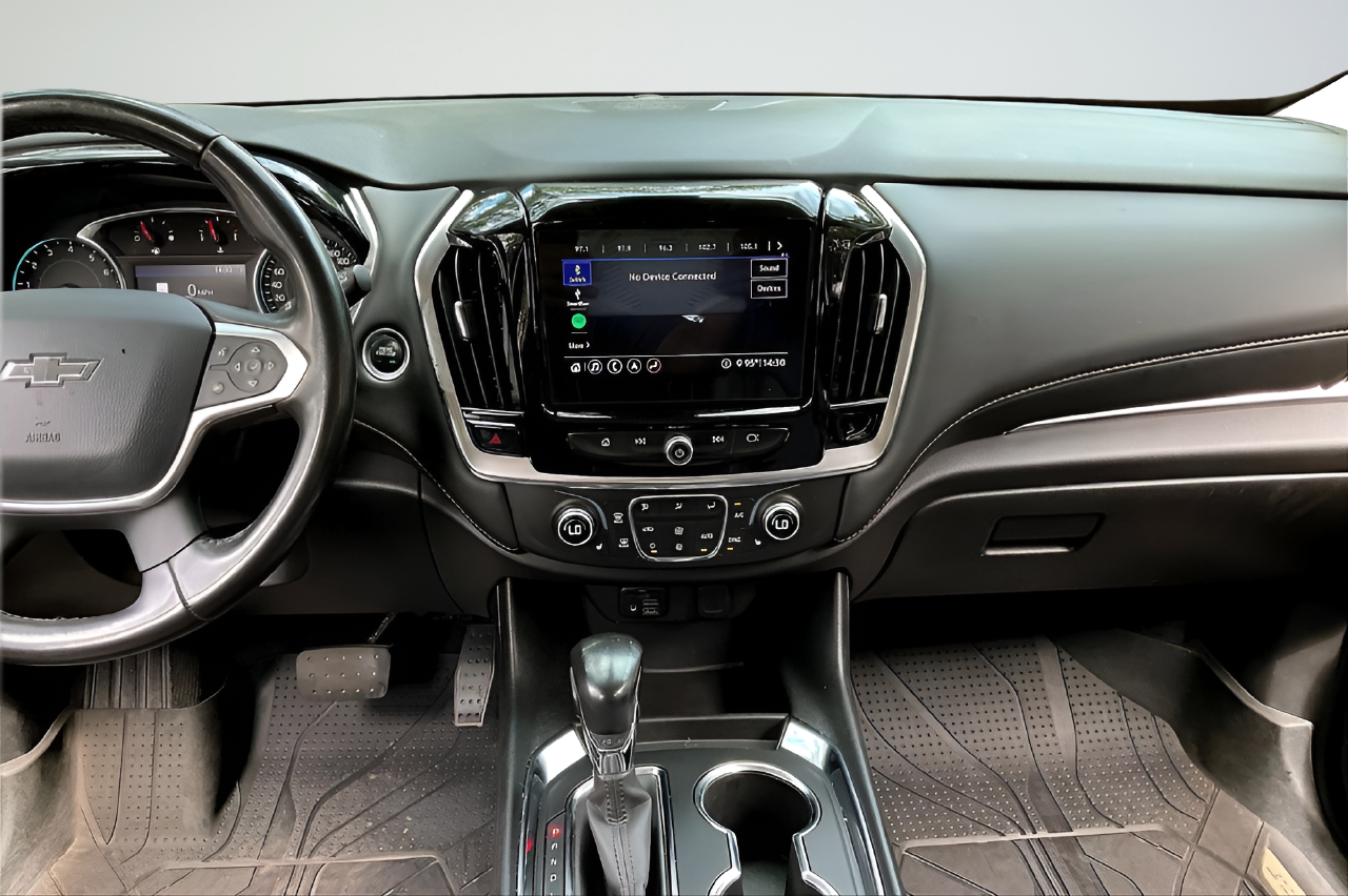 Used 2021  Chevrolet RS image 9