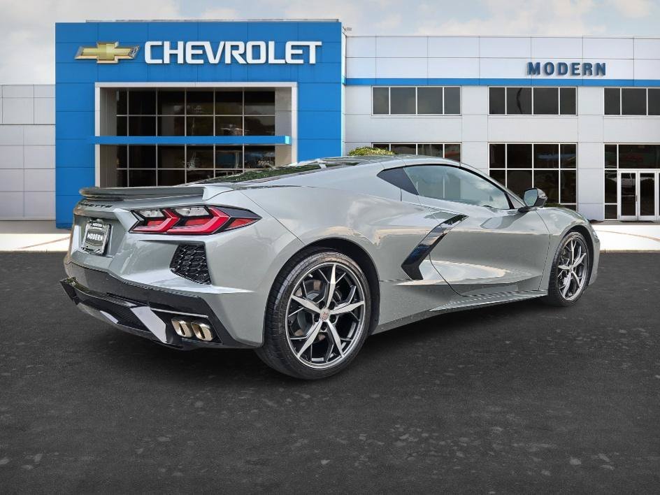 Used 2022 Hypersonic Gray Metallic Chevrolet 2LT image 5