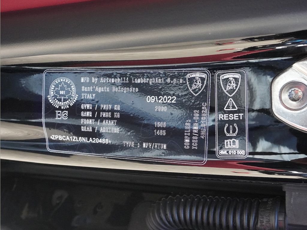 Used 2022 Black Lamborghini Base image 64