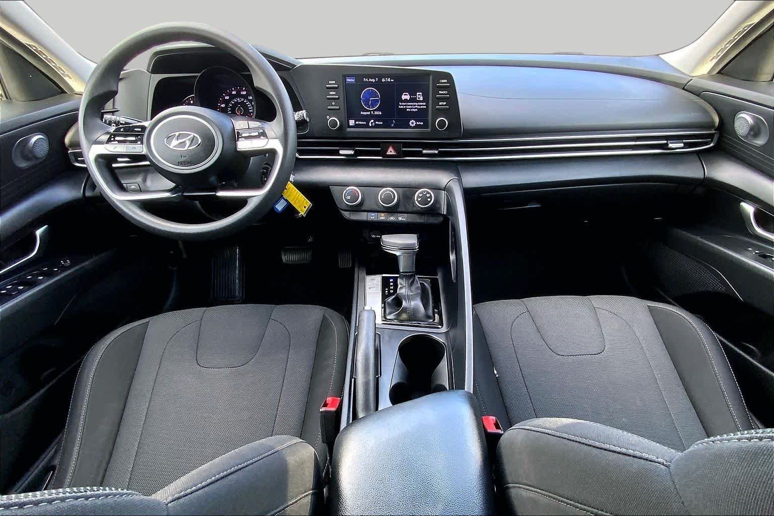 Used 2021 Quartz White Hyundai SE image 16