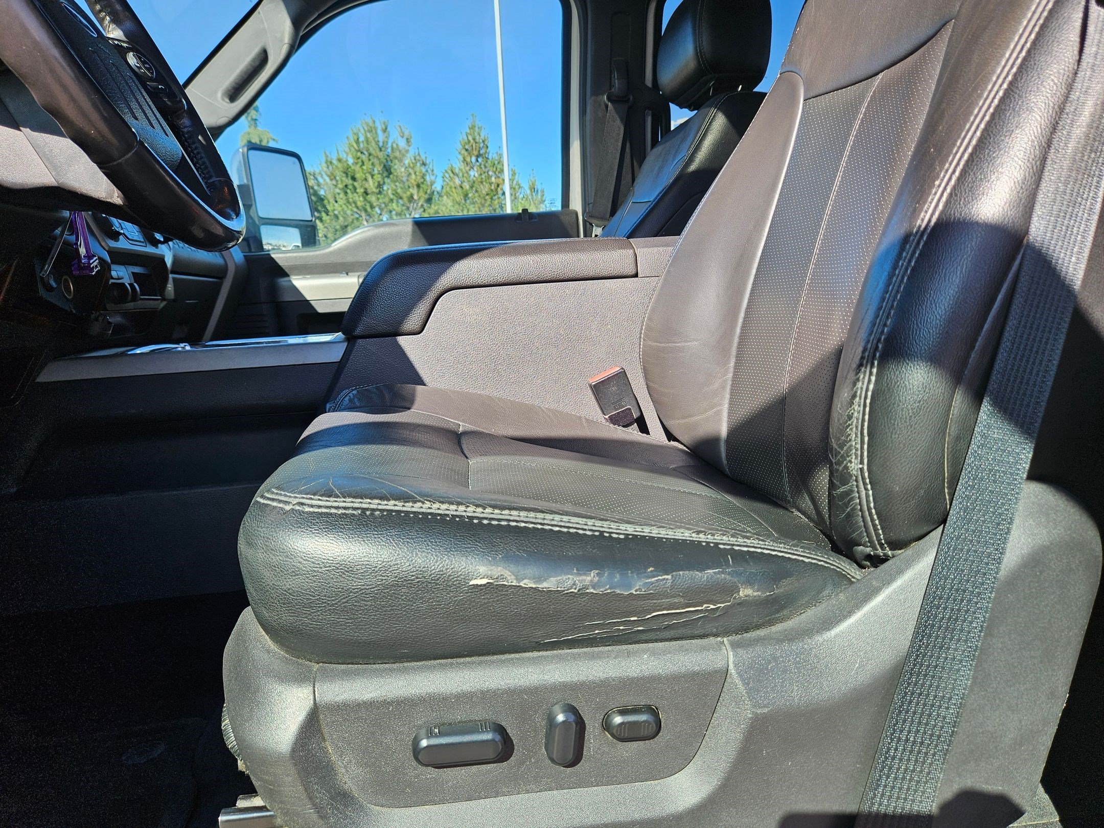 Used 2016 White Ford Lariat image 15