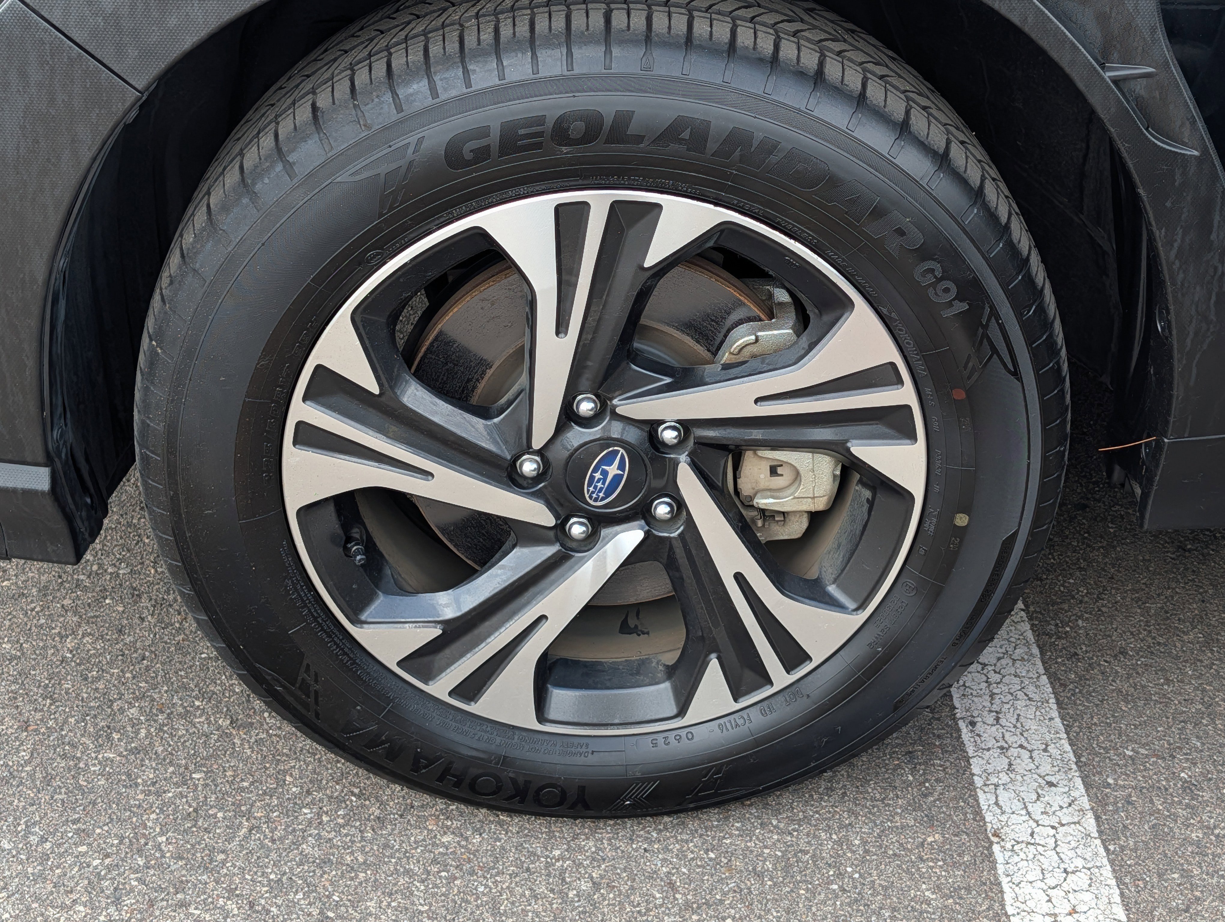 Used 2025 Crystal Black Silica Subaru Premium image 15