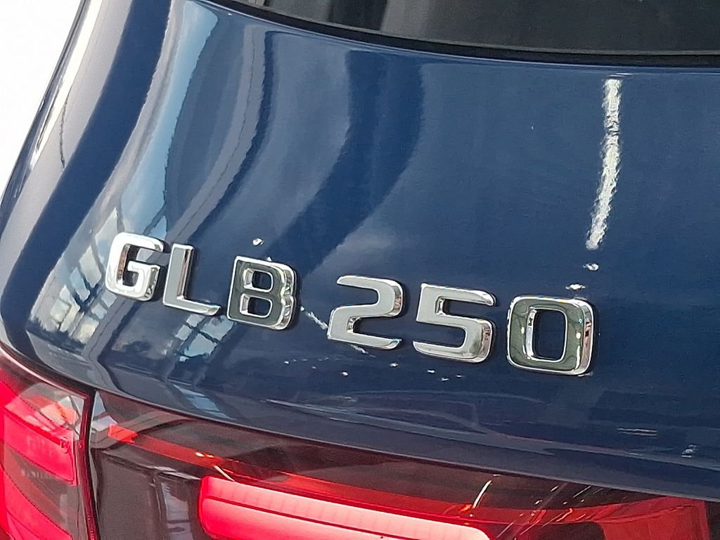 New 2026 Starling Blue Metallic Mercedes-Benz GLB 250 image 27