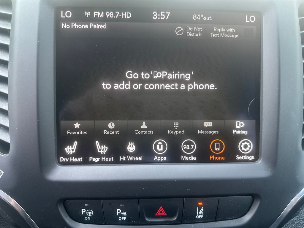 Used 2023 White Jeep Altitude image 16