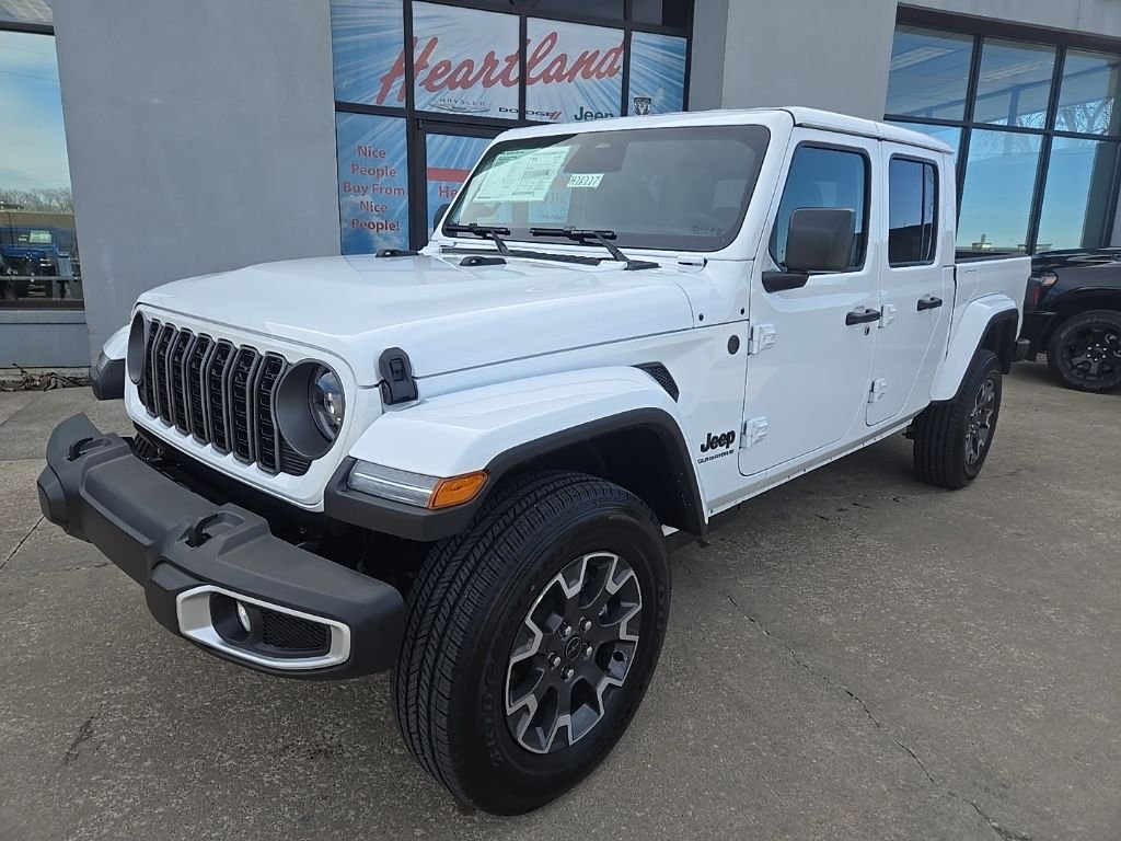 New 2026 Bright White Clear-Coat Exterior Paint Jeep Sahara image 2
