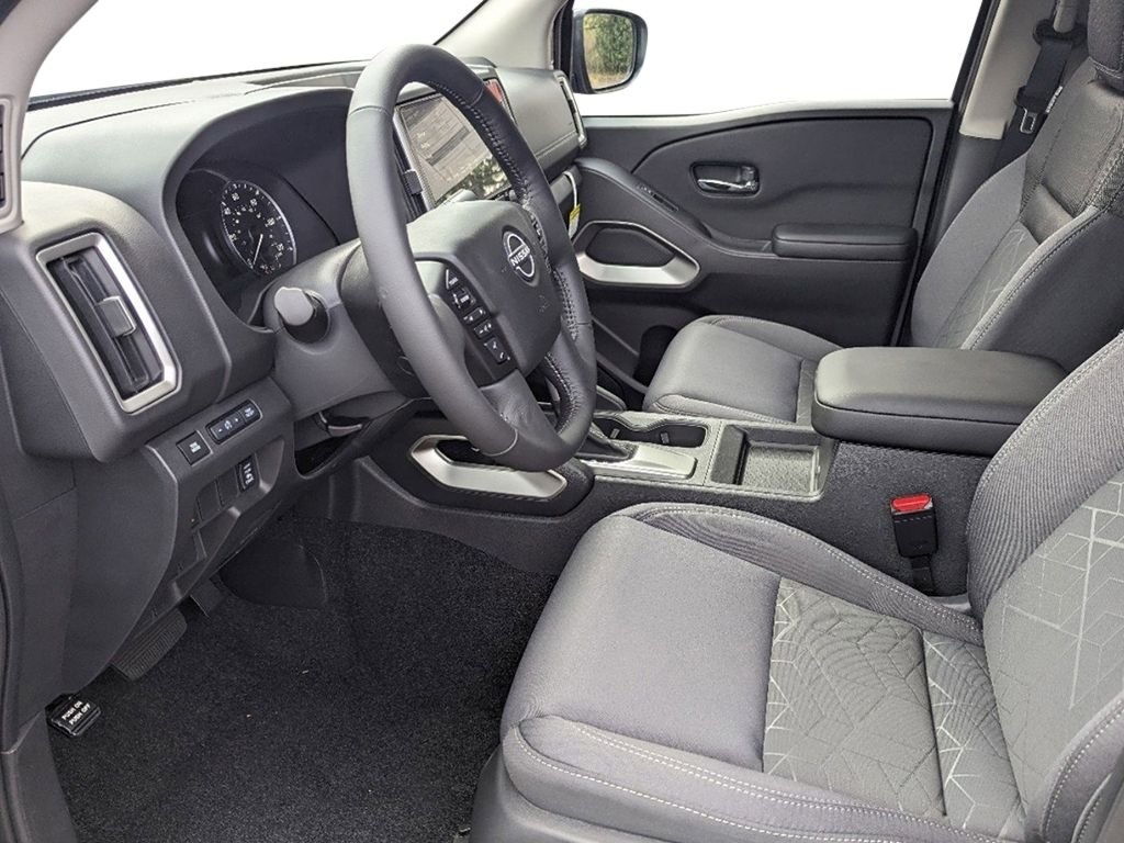 2025 Nissan Frontier SV - Photo 11