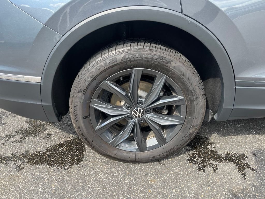 Certified Used 2024 Gray Volkswagen 2.0T SE image 33