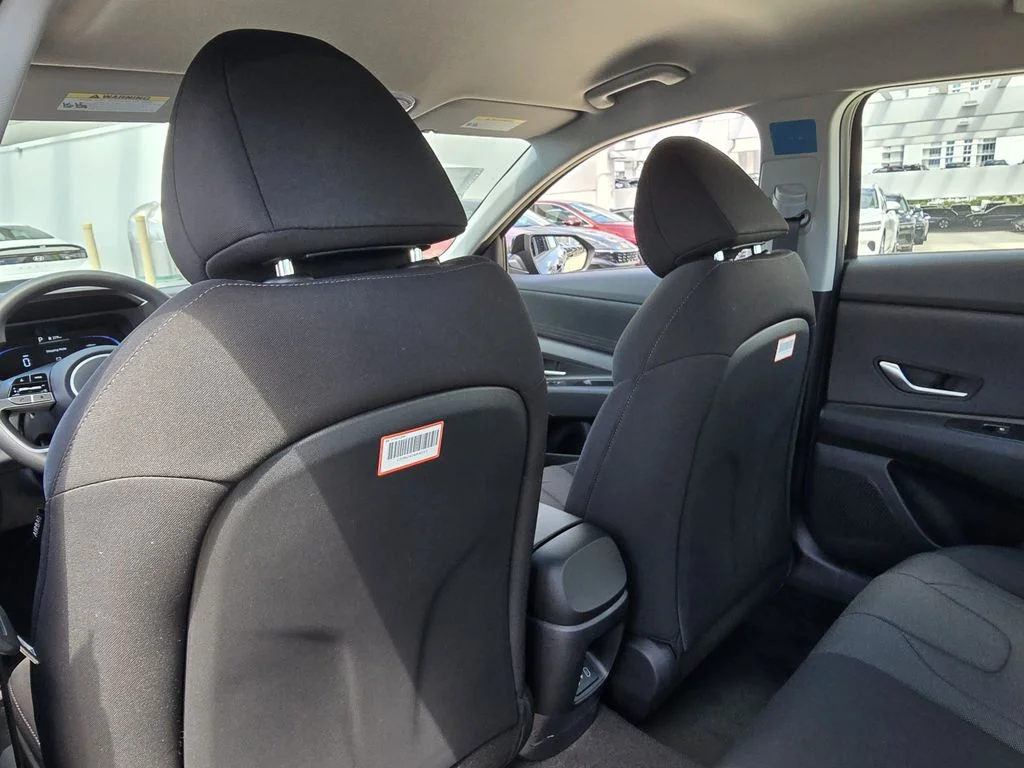 New 2026 White Hyundai SE image 10