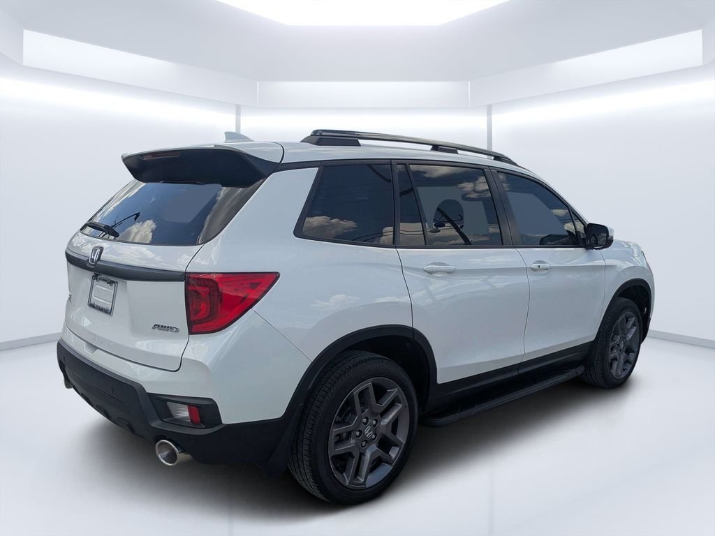 Used 2023 White Honda EX-L image 3