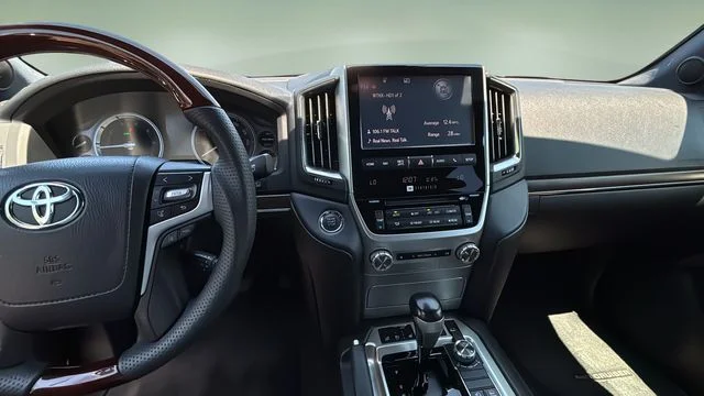Used 2017 Black Toyota Base image 11