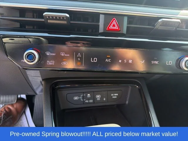 Used 2025 White Kia GT-Line image 39