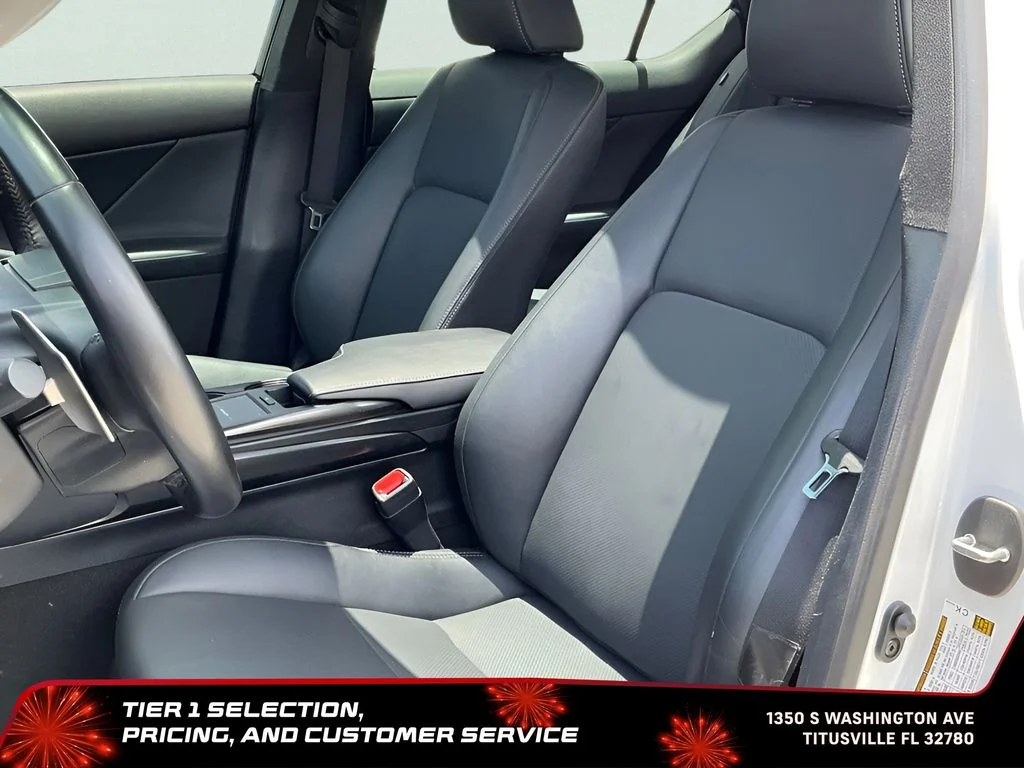 Used 2023 White Lexus 300 image 29