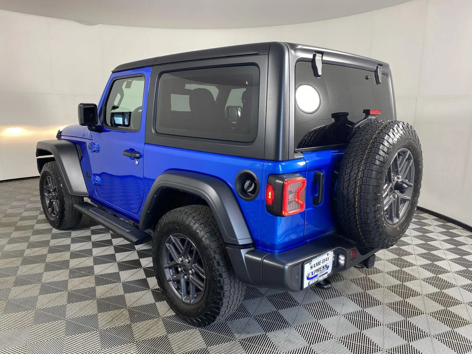 Used 2024 Hydro Blue Pearlcoat Jeep Sport S image 12