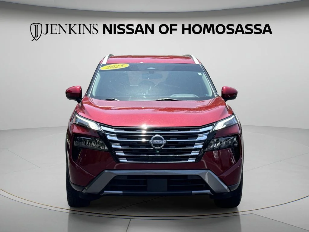 Used 2025 Red Nissan SL image 3