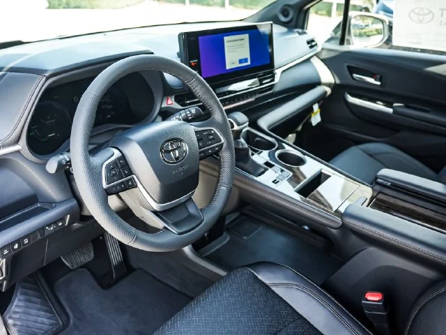 New 2026 Pearl Toyota Platinum image 9
