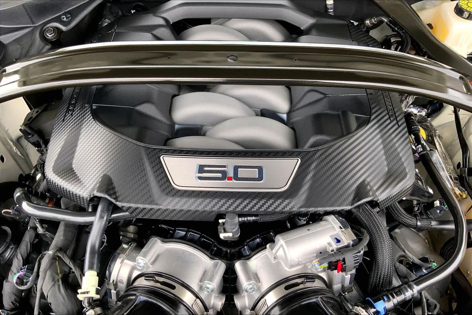 Used 2025 Wimbledon White Ford GT Premium image 28