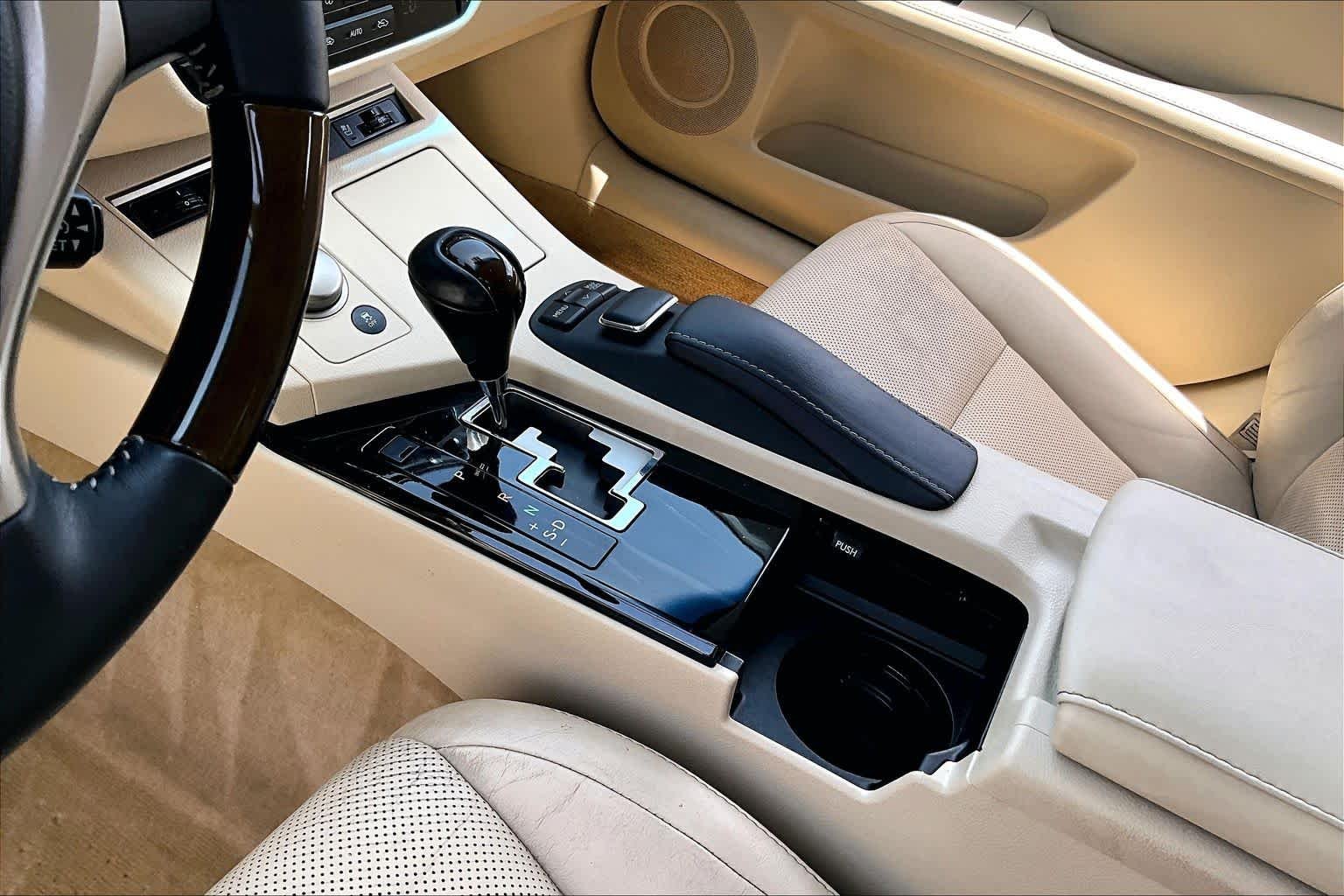 Used 2014 Obsidian Lexus  image 14