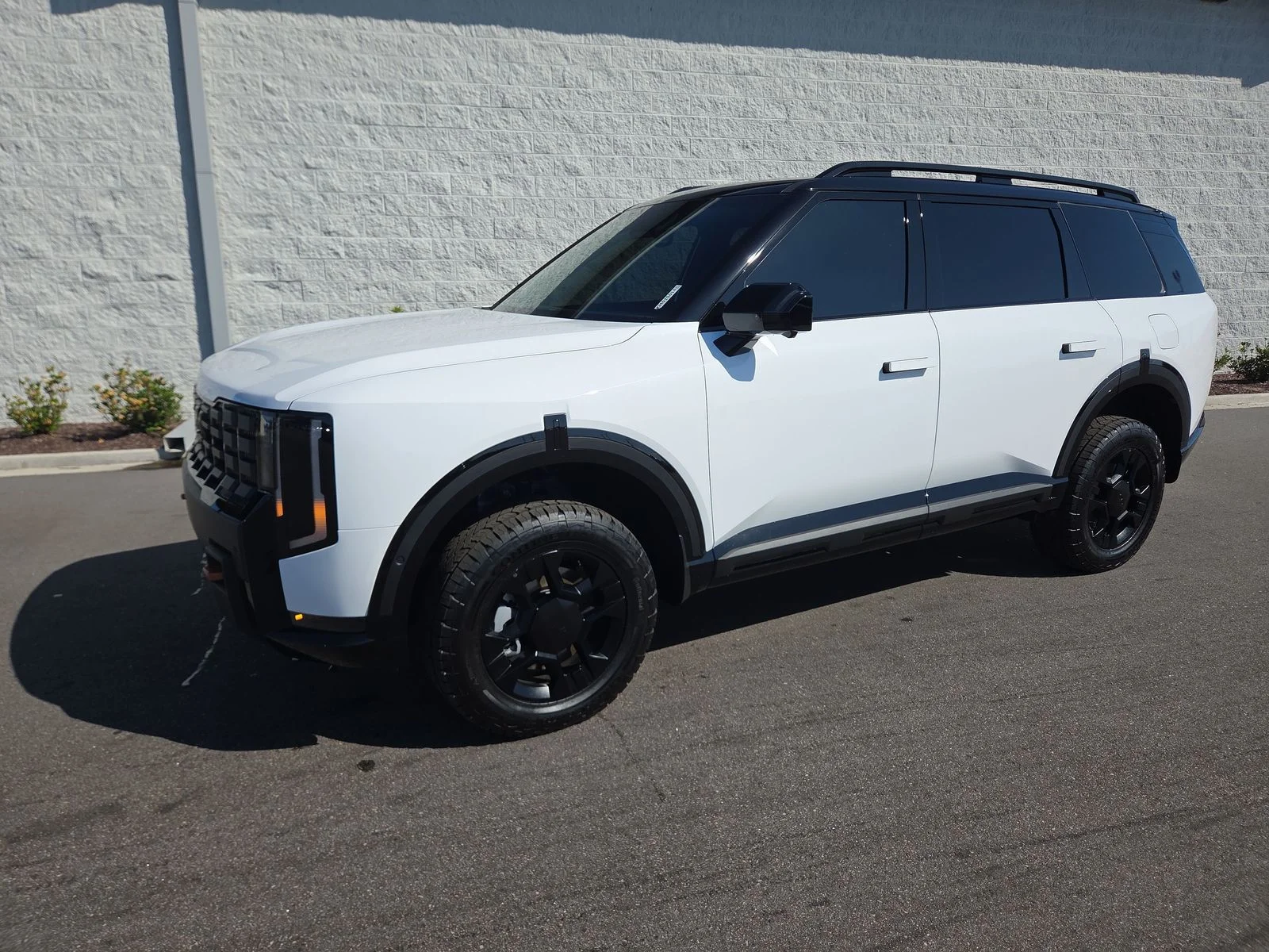 New 2027 Glacial White Pearl Kia X-PRO SX image 1