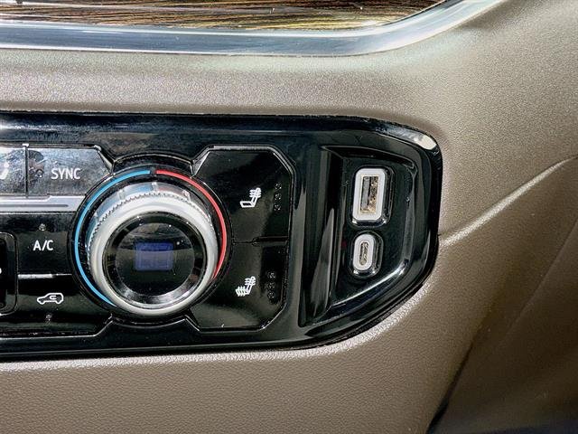 Used 2024 Summit White GMC SLE image 32