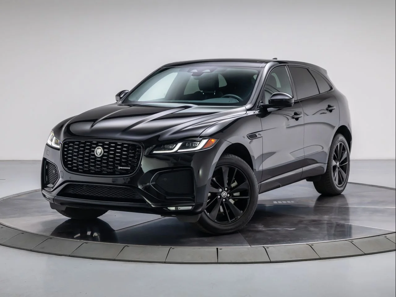 2024 Jaguar F-PACE P250 R-Dynamic S's photo
