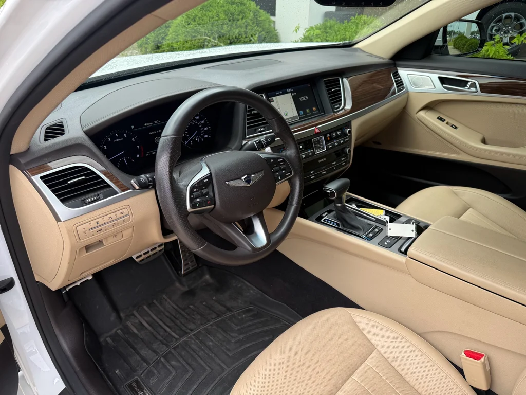 Used 2020 Uyuni White Genesis 3.8L image 5