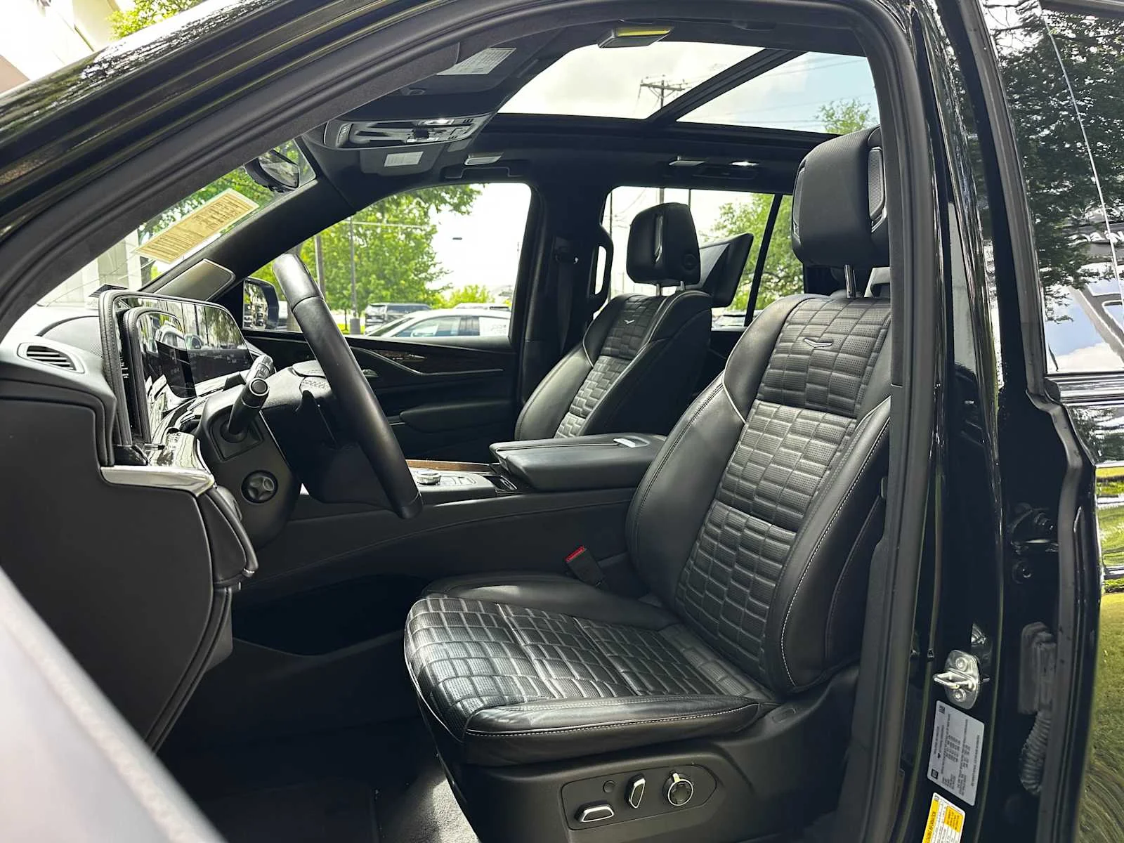 Certified Used 2024 Black Raven Cadillac Sport Platinum image 9