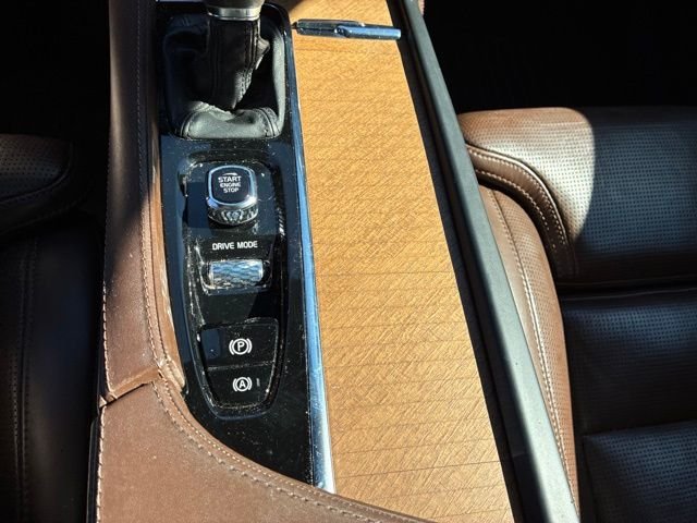 Used 2018 Black Volvo T6 Inscription image 19