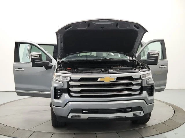 Used 2024 Gray Chevrolet High Country image 10