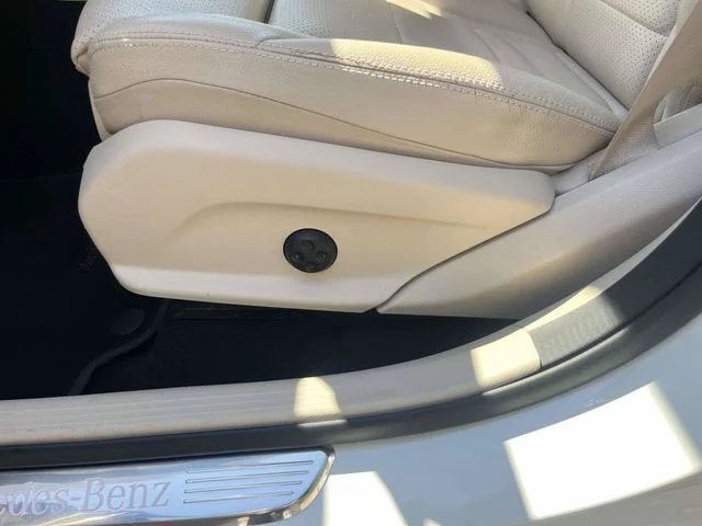 Certified Used 2022 White Mercedes-Benz GLC 300 image 19