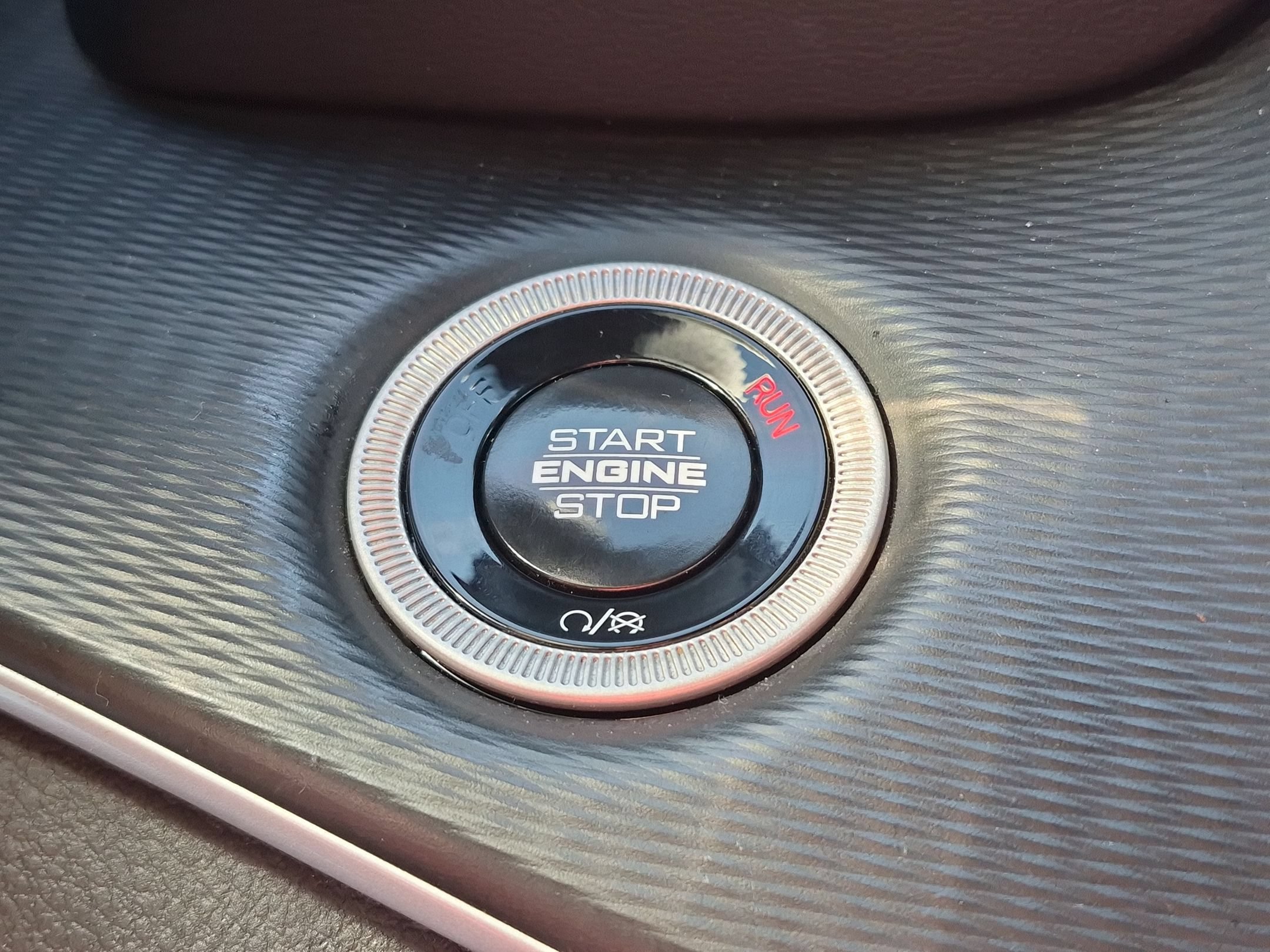Used 2024 Baltic Gray Metallic Clearcoat Jeep Altitude image 19