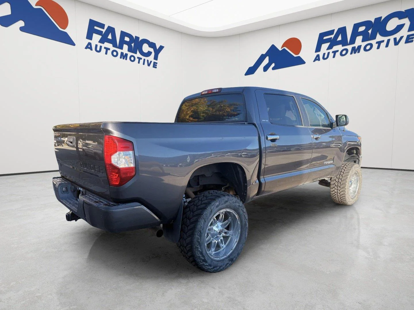Used 2018 Magnetic Gray Metallic Toyota Limited image 5