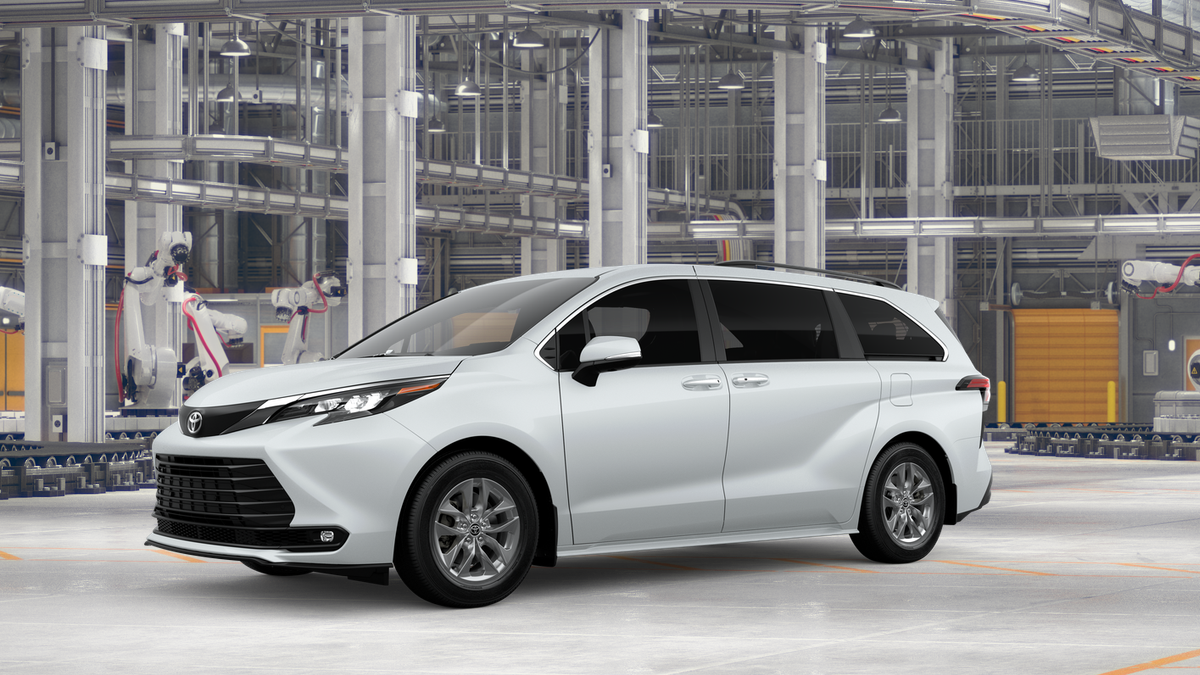 New 2026 Wind Chill Pearl Toyota XLE image 2