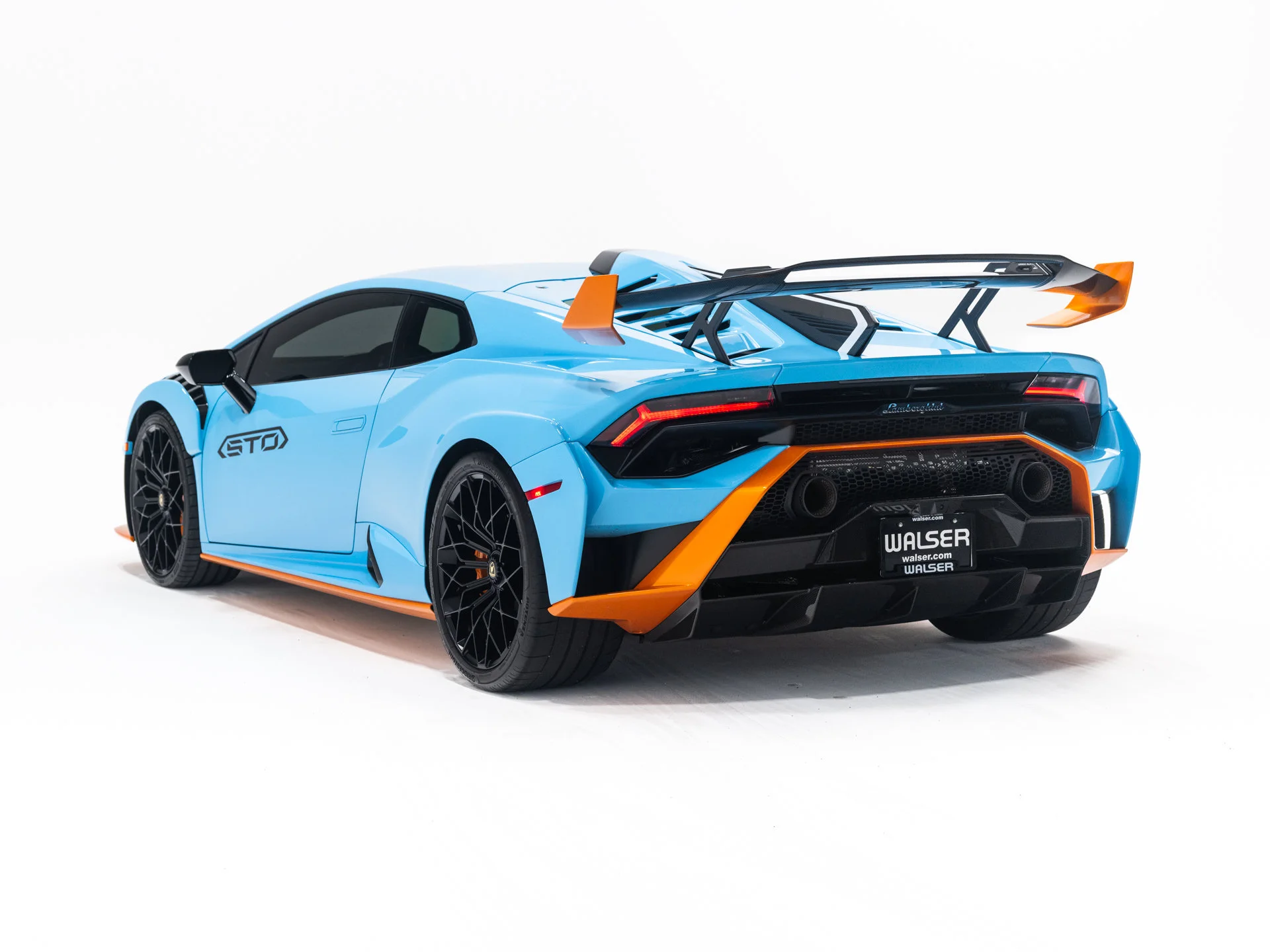 Used 2022 Blu Laufey Metallic Lamborghini Base image 4