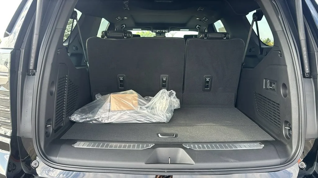 2026 Chevrolet Suburban Premier - Photo 11