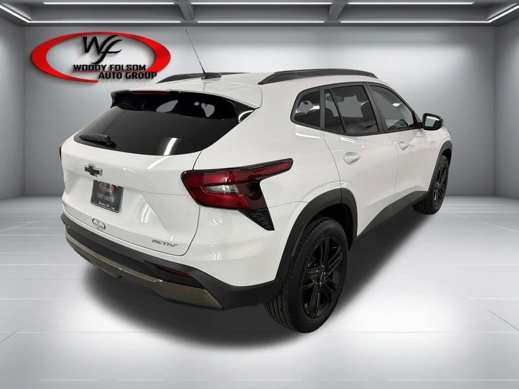 New 2026 Summit White Chevrolet ACTIV image 6