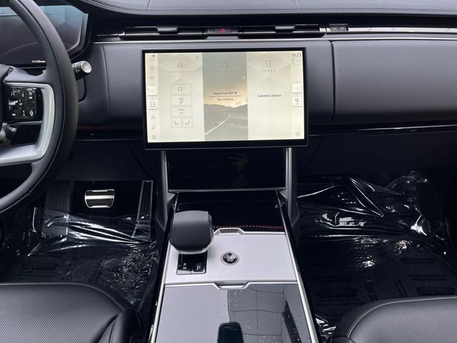 New 2026 Eiger Grey Land Rover SE image 15